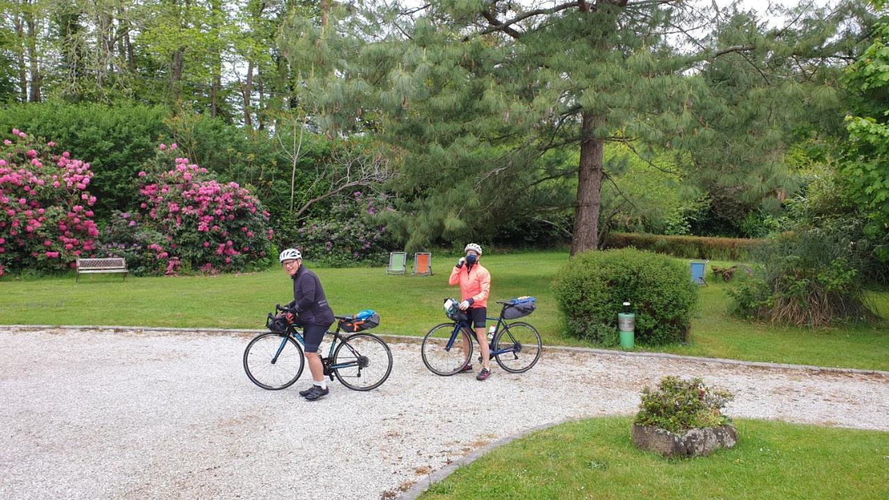 Crown Roads Bed & Breakfast Le Faouët Eksteriør bilde